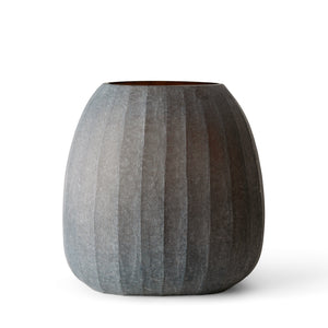 
                  
                    Nordstjerne Organic vase, smoke
                  
                