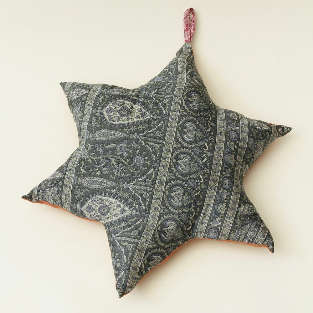 
                  
                    SUSTAIN vintage silk star, large
                  
                